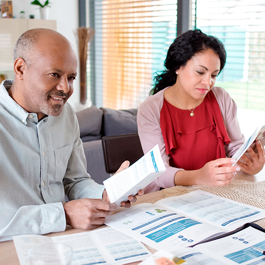 trabajadores en la oficina