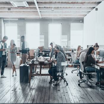 Nuestra filosofía y su importancia trabajadores en la oficina